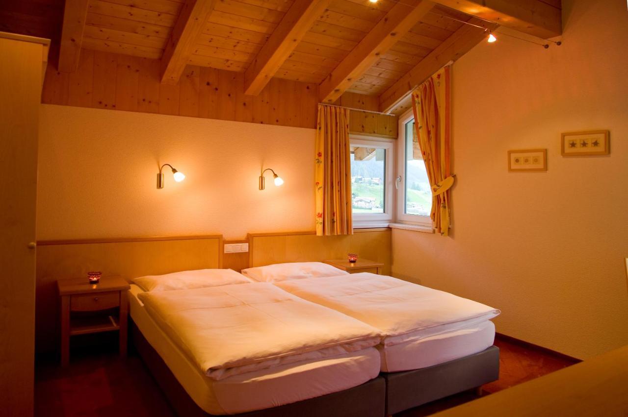 Adrian Bed & Breakfast Sankt Anton am Arlberg Ngoại thất bức ảnh