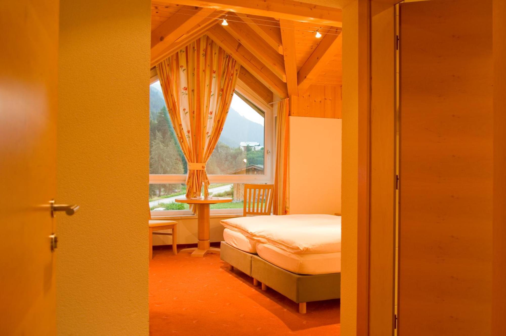 Adrian Bed & Breakfast Sankt Anton am Arlberg Ngoại thất bức ảnh